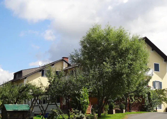 Gasthof Und Kulmberghof Gossendorf (Sudoststeiermark)